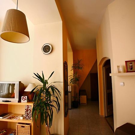 Keszi Panzio Hotell Budakeszi Eksteriør bilde