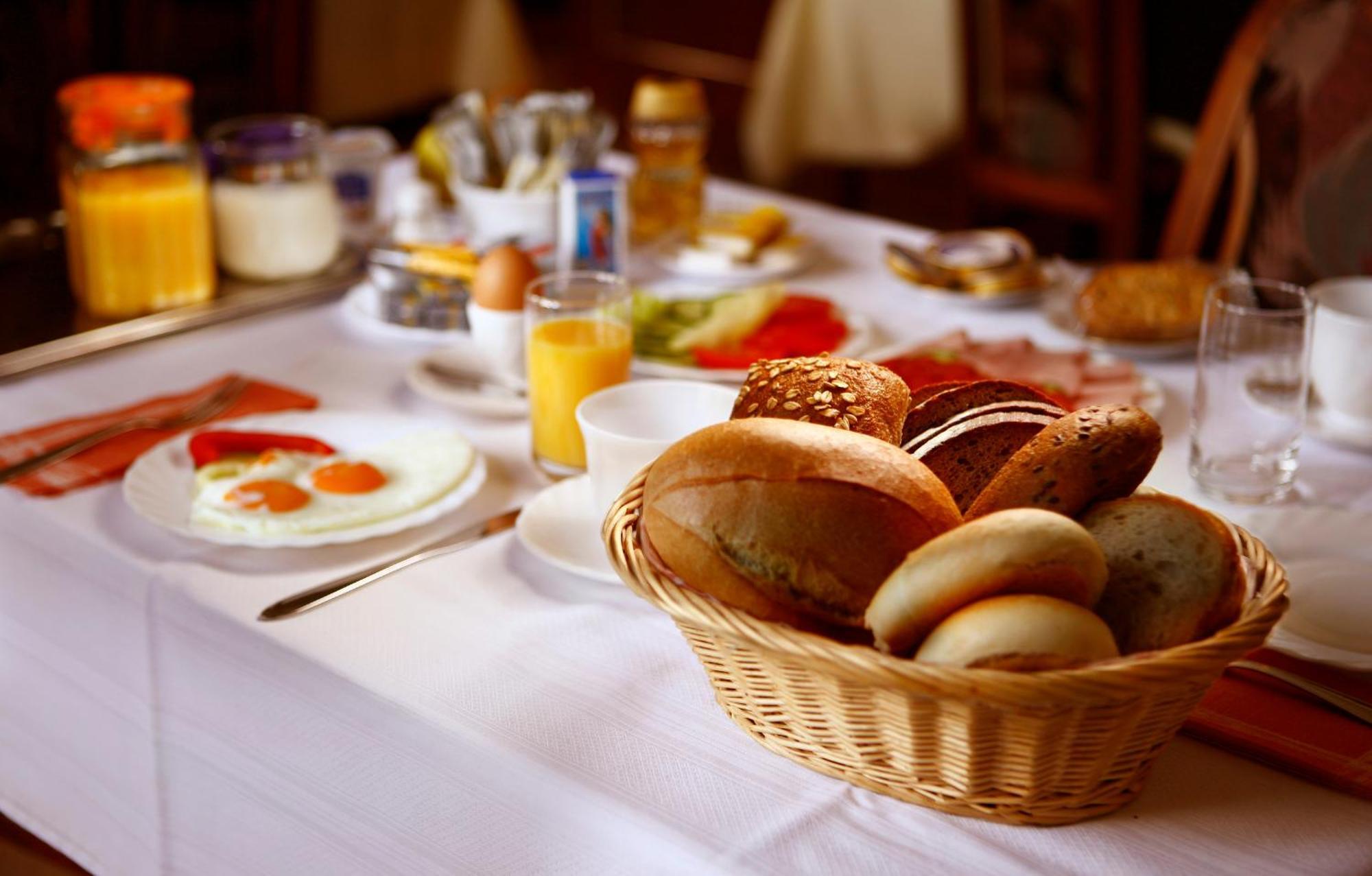 Keszi Panzio Hotell Budakeszi Eksteriør bilde