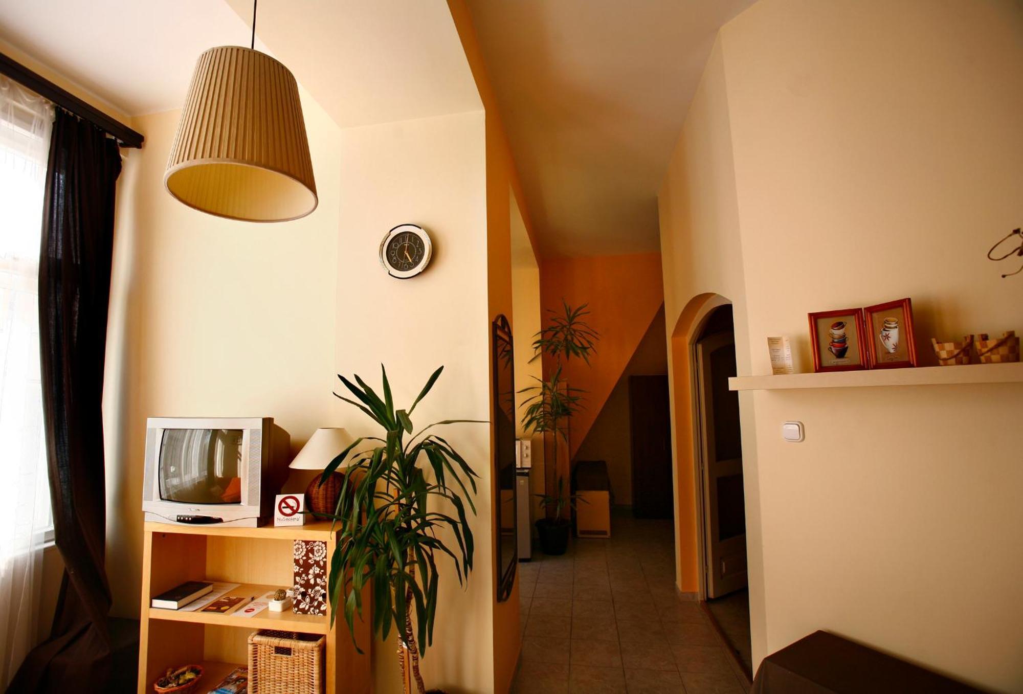 Keszi Panzio Hotell Budakeszi Eksteriør bilde